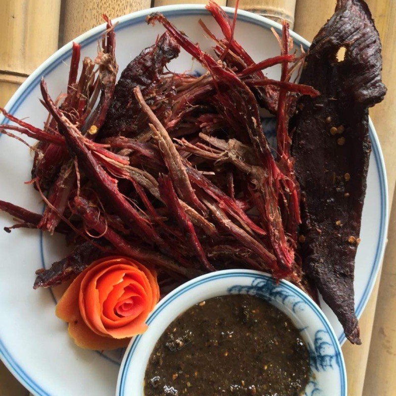 Thịt trâu gác bếp Lâm Oanh