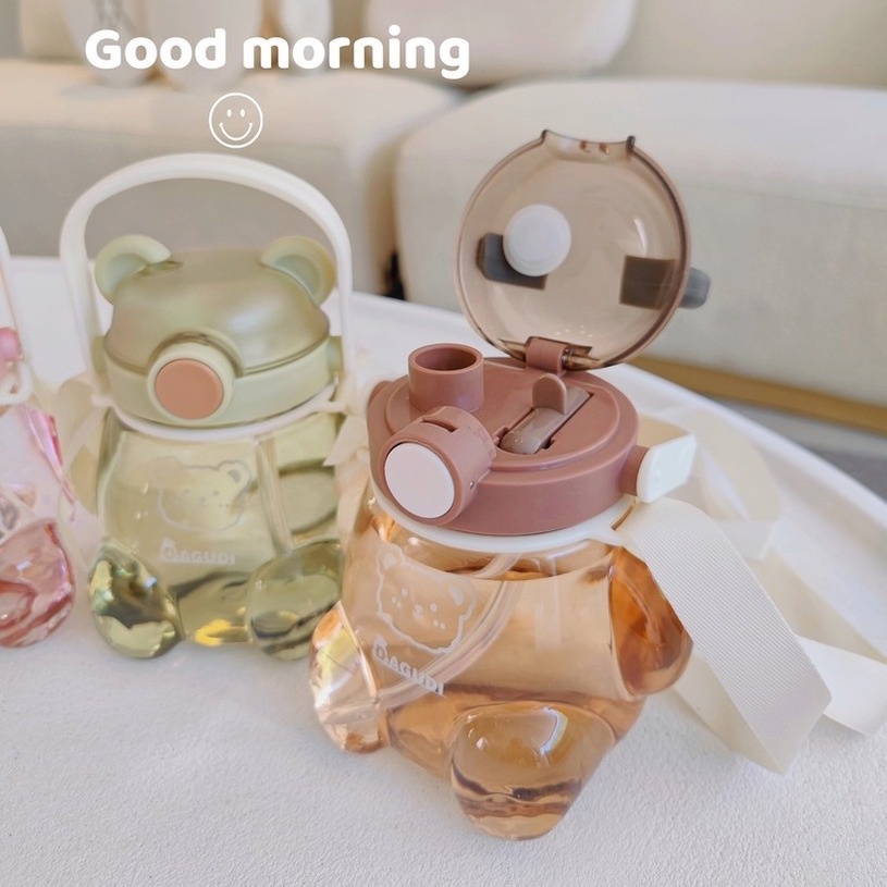 Bình nước cute  bình nước Bình Nước 900ml Dung Tích Lớn Có Dây Đeo Thiết Kế Hình Gấu Dễ Thương ống hút Chai nước giải khát dung tích lớn Ấm đun nước sinh viên bằng nhựa uống đôi di động