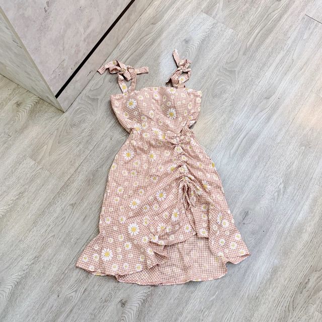 Đầm 2 dây  caro hoa hồng rút hông