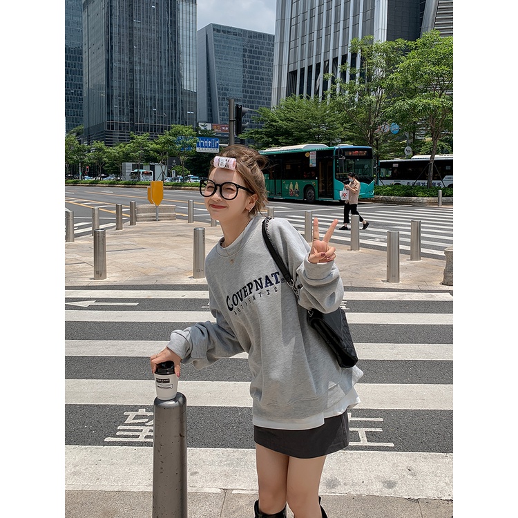 Áo Sweater Xám Dáng Rộng Dài Ngang Gối Vải Cotton Thêu Họa Tiết Kiểu Retro Mỹ Xinh Xắn Cho Bạn Gái