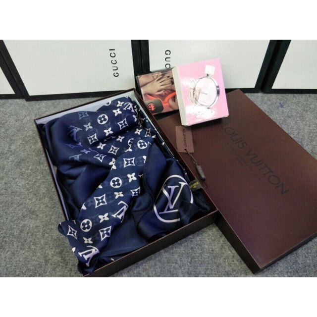 Khăn LV 