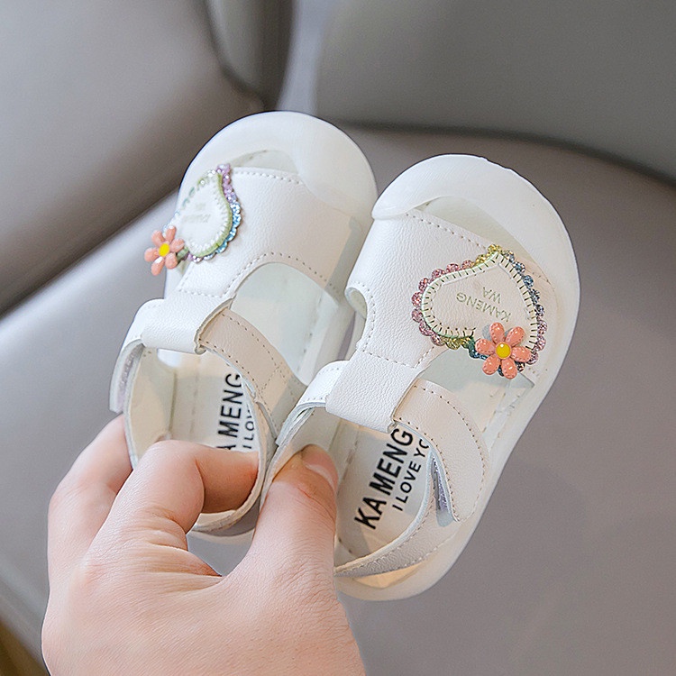 Sandal tập đi bé gái chống trơn, chống vấp