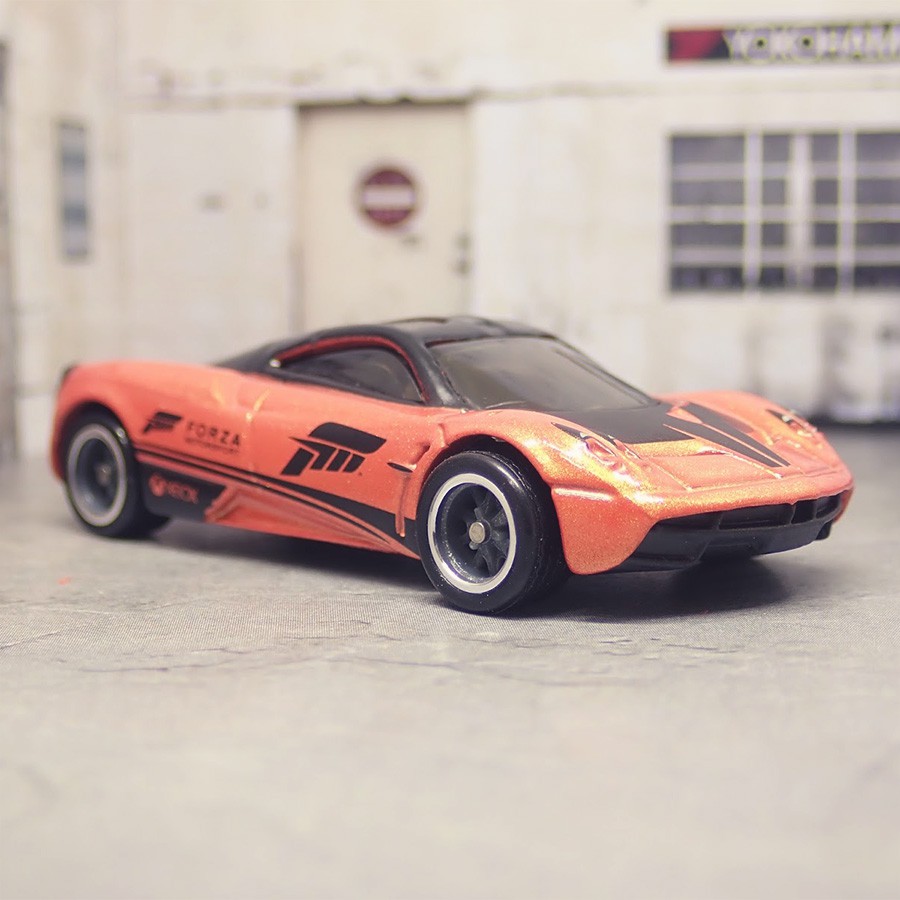 Xe Mô hình Hot Wheels Pagani Huayra Forza Motosport RETRO Entertainment