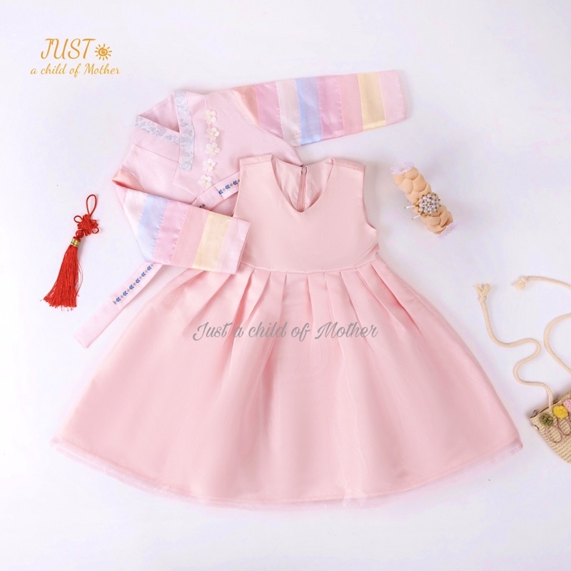 Váy Hanbok cho bé Gái ,Vải gấm Sa hàn dáng lửng màu Hồng sen nhẹ nhàng xinh xắn can tay phối màu lạ mắt
