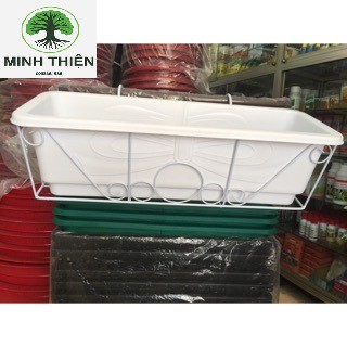 Chậu móc lan can dài 48cm x 20cm x 16cm gồm móc sắt và chậu siêu đẹp (màu ngẫu nhiên)