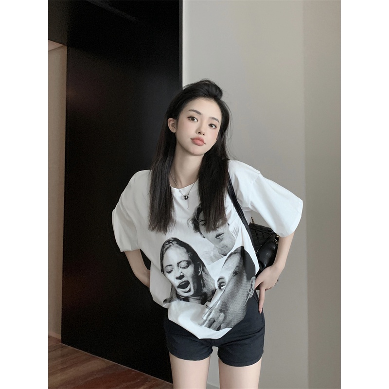 Áo Thun Nữ Ngắn Tay Cổ Tròn In Hình Thời Trang