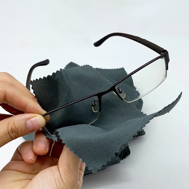 1 Khăn Lau Mắt Kính 13 * 13cm