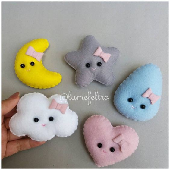 Vải Nỉ Cứng, Pompom, Chỉ May Thiên Long đủ màu và Bông Gòn Lông Vũ dùng làm đồ chơi handmade, treo nôi vải nỉ