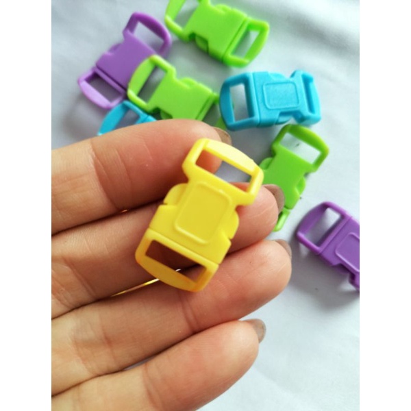 Khoá nhựa 15mm làm vòng tay sinh tồn