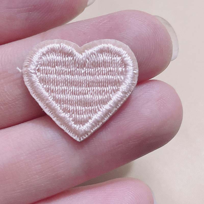 1 Sticker Ủi Thêu Hình Trái Tim 2.1 * 2CM