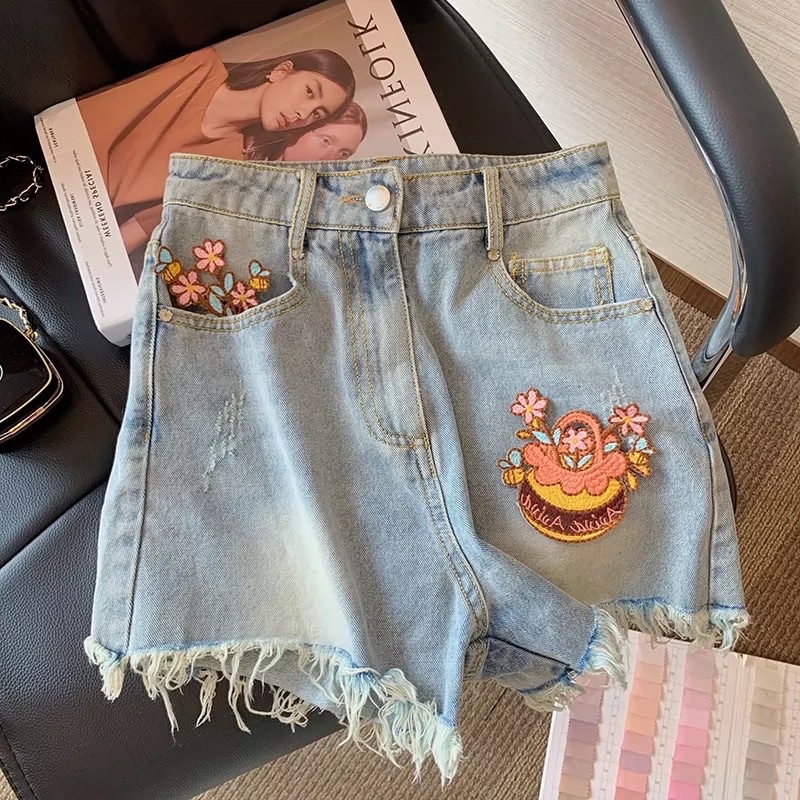 QUẦN SHORT JEANS THÊU HOA - CÓ SIZE M VÀ L