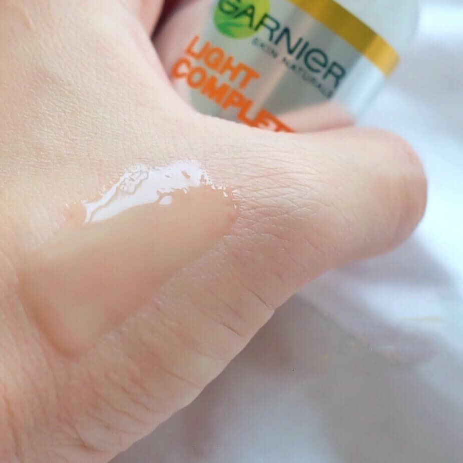 Tinh Chất Garnier Dưỡng Sáng Da Mờ Thâm Vitamin C 30X Booster Serum 30ml Pháp