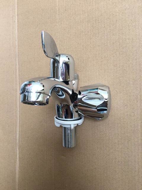 Vòi cắm chậu rửa mặt liền sen đơn chất liệu đồng