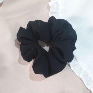 Cột tóc vải Scrunchies màu đen