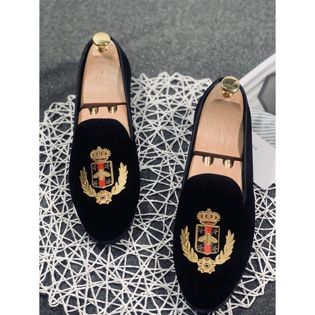 Giày lười nam vải nỉ thêu ong đỏ hoàng gia siêu nét đế 3 phân chất | BigBuy360 - bigbuy360.vn