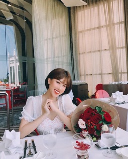 ĐẦM REN TRẮNG TAY BỒNG