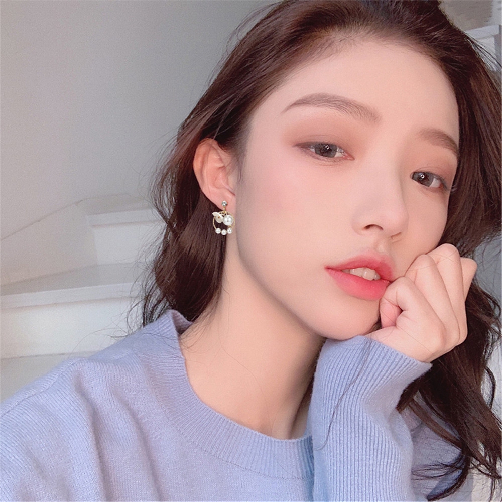 Bông Tai Hình Hoa Đính Ngọc Trai Thanh Lịch