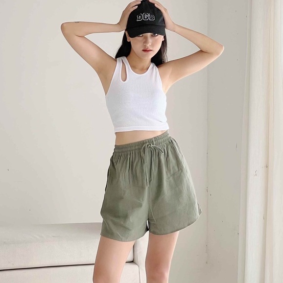 Quần short nữ cơ bản lưng thun dây rút có túi thời trang GAGO màu rêu GO3978
