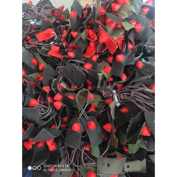 Bịt cựa gà chọi.