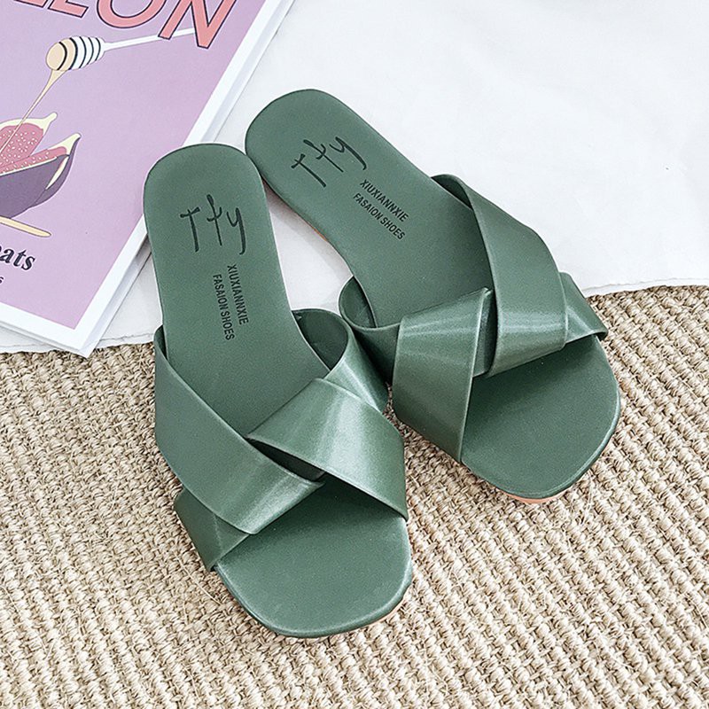Dép đi biển nữ mùa hè