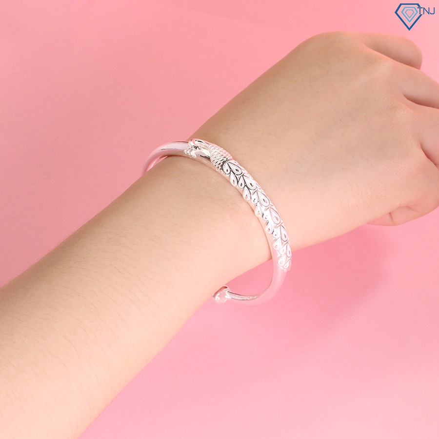 Vòng tay bạc nữ dạng kiềng hình con công khắc tên LTN0253 Trang Sức TNJ