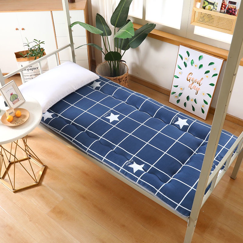 Nệm Ngủ Dày Dặn Chống Ẩm Gấp Gọn Tiện Dụng