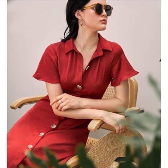 Váy sơ mi đỏ