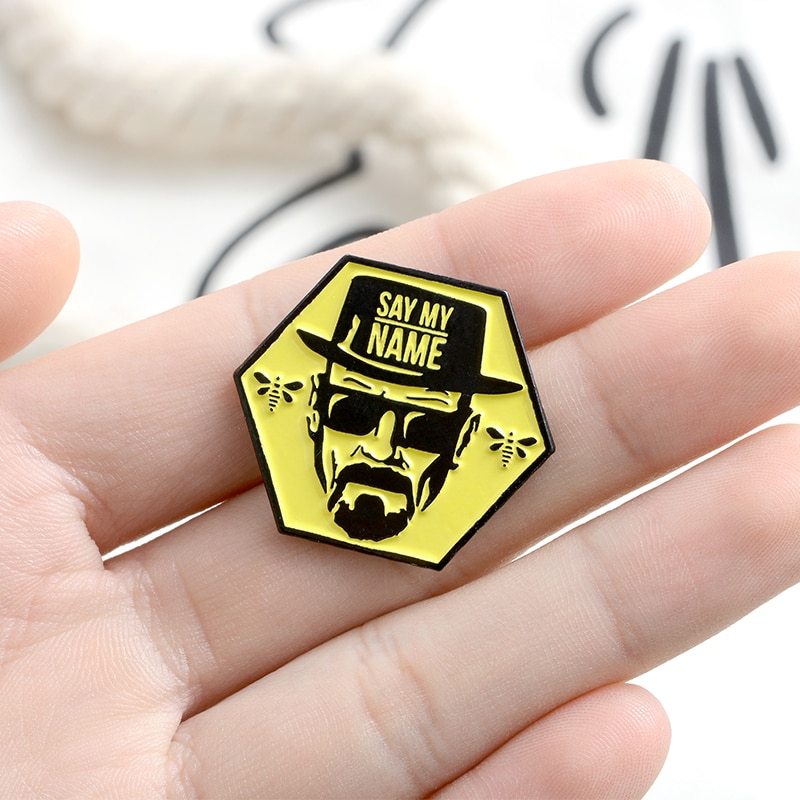 Ghim cài áo QIHE JEWELRY tráng men họa tiết chữ thời trang
