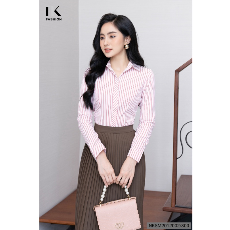 Áo Sơ Mi Nữ Công Sở NK Fashion Cổ Đức Tay Dài, Hoạ Tiết Kẻ Sọc Giấu Khuy Hiện Đại, Chất Liệu Cao Cấp NKSM2012002