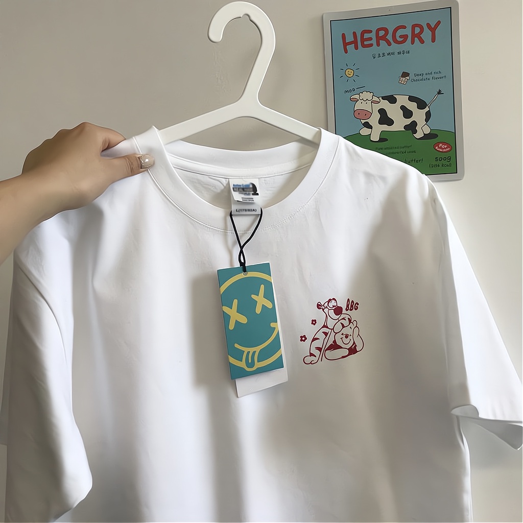 QKOOLE  【12 color】Áo Thun Nữ Tay Ngắn In Họa Tiết Cổ Điển Hàn Quốc 12 Màu Sắc