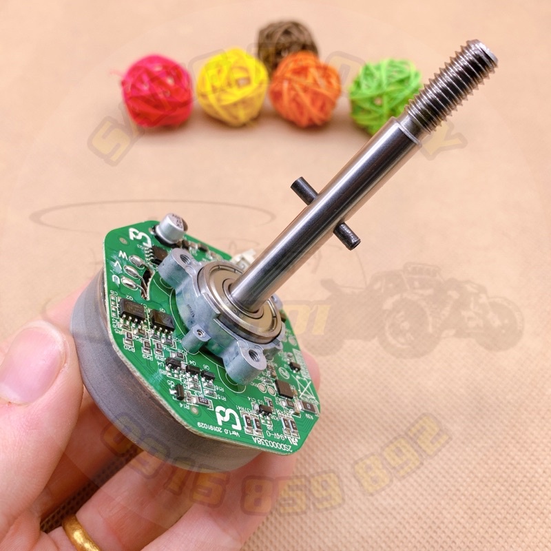 Động cơ quạt DC 12V công suất 20W. Motor không chổi than hoạt động êm ái