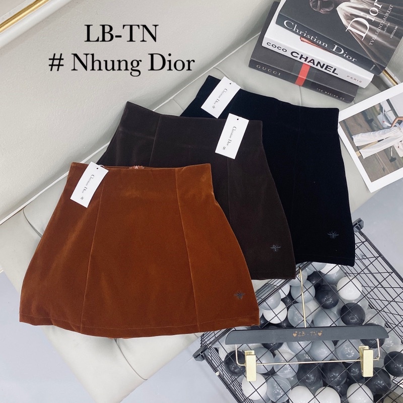 Chân váy chữ A LOZADO chân váy ngắn nữ chất nhung dày dặn họa tiết thêu ong sang chảnh hottrend CV509