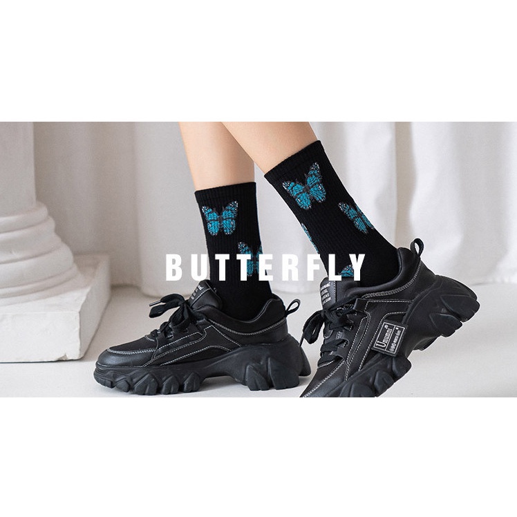 Vớ nữ cao cổ hình Bướm phong cách đường phố, trẻ trung và năng động.