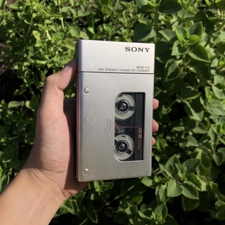 Máy cassette Sony WM-F2