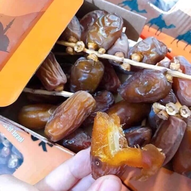 Chà Là Nguyên Cành Deglet Nour Israel 500g