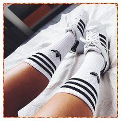 Tất Adidas 3 sọc cổ 19cm 💥RẺ VÔ ĐỊCH💥Tất Dệt Kim Cao Cấp, Hàng Unisex, phong cách thể thao 2 màu Trắng Đen