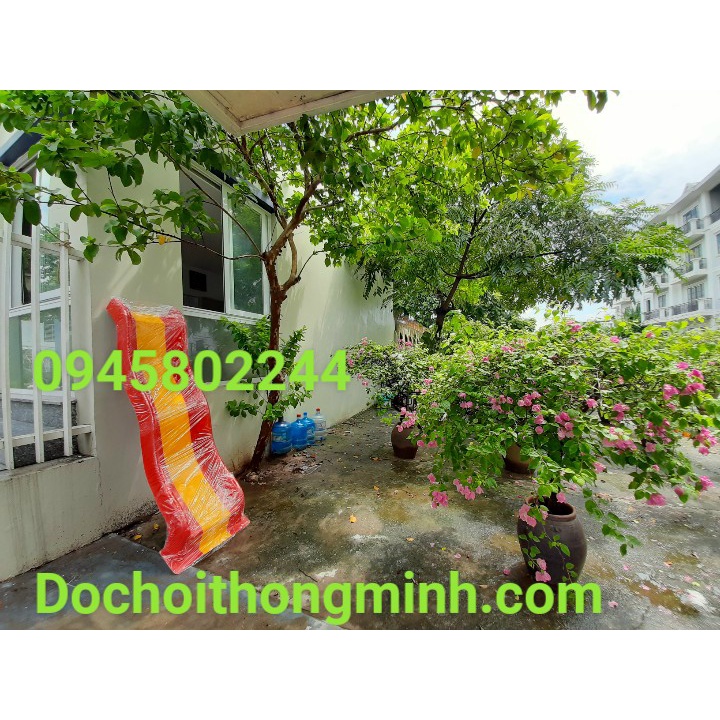 Trang trí vườn cho trẻ em hoạt động với miếng nhựa trượt 2m, giá bán riêng máng trượt