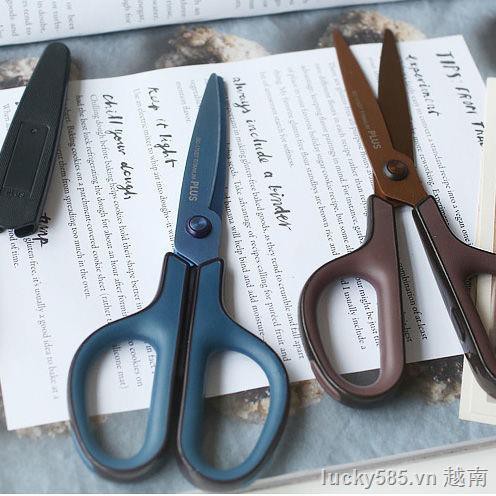 Kéo cắt giấy Plus Nhật Bản chất liệu không gỉ có lớp phủ chống dính