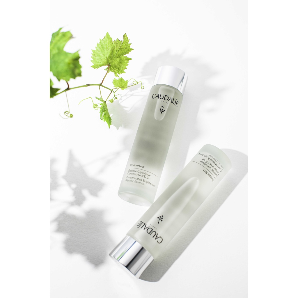 Nước dưỡng cô đặc làm sáng da Caudalie Vinoperfect Concentrated Brightening Glycolic Essence 150ml