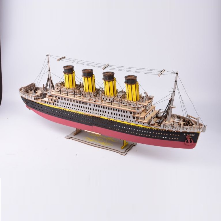 Đồ chơi lắp ráp gỗ 3D Mô hình Tàu Titanic Laser - Tặng kèm đèn LED USB trang trí