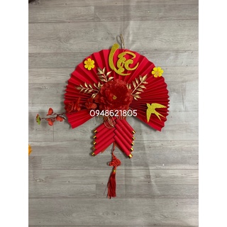 Quạt giấy đỏ trang trí tết