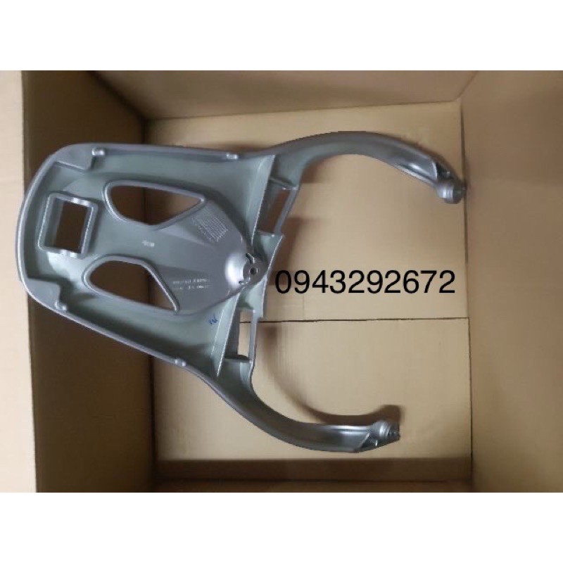Tay dắt cảng sau SH ý Honda