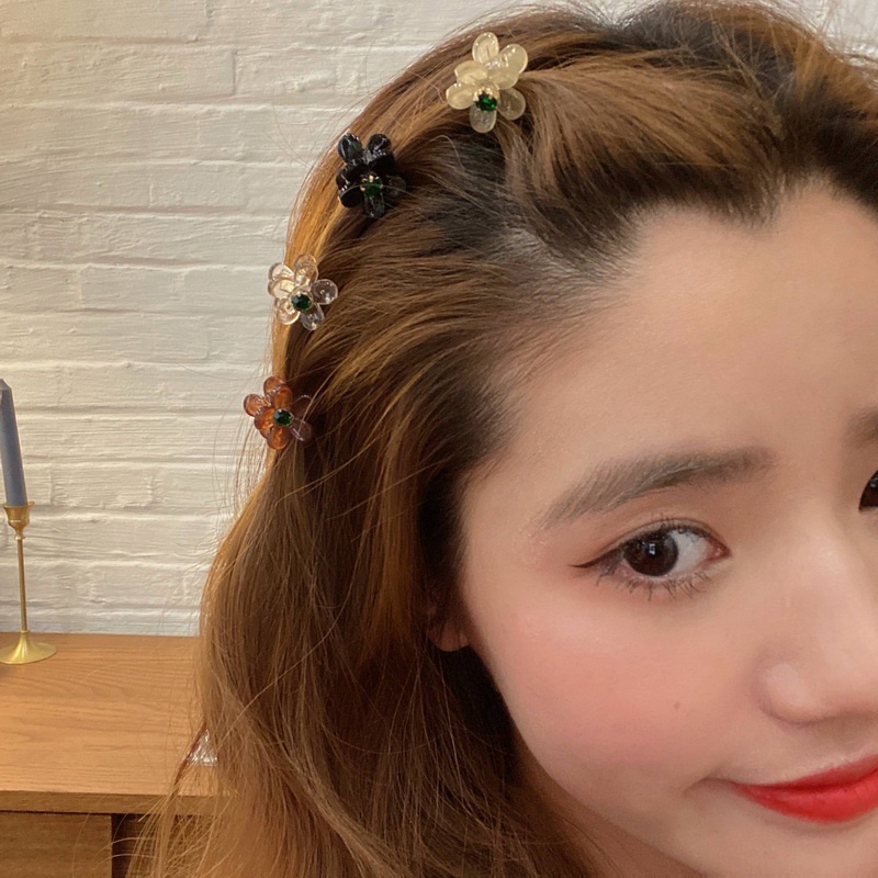Kẹp mái mini hoa mai đính pha lê đen phong cách thời trang vintage K89