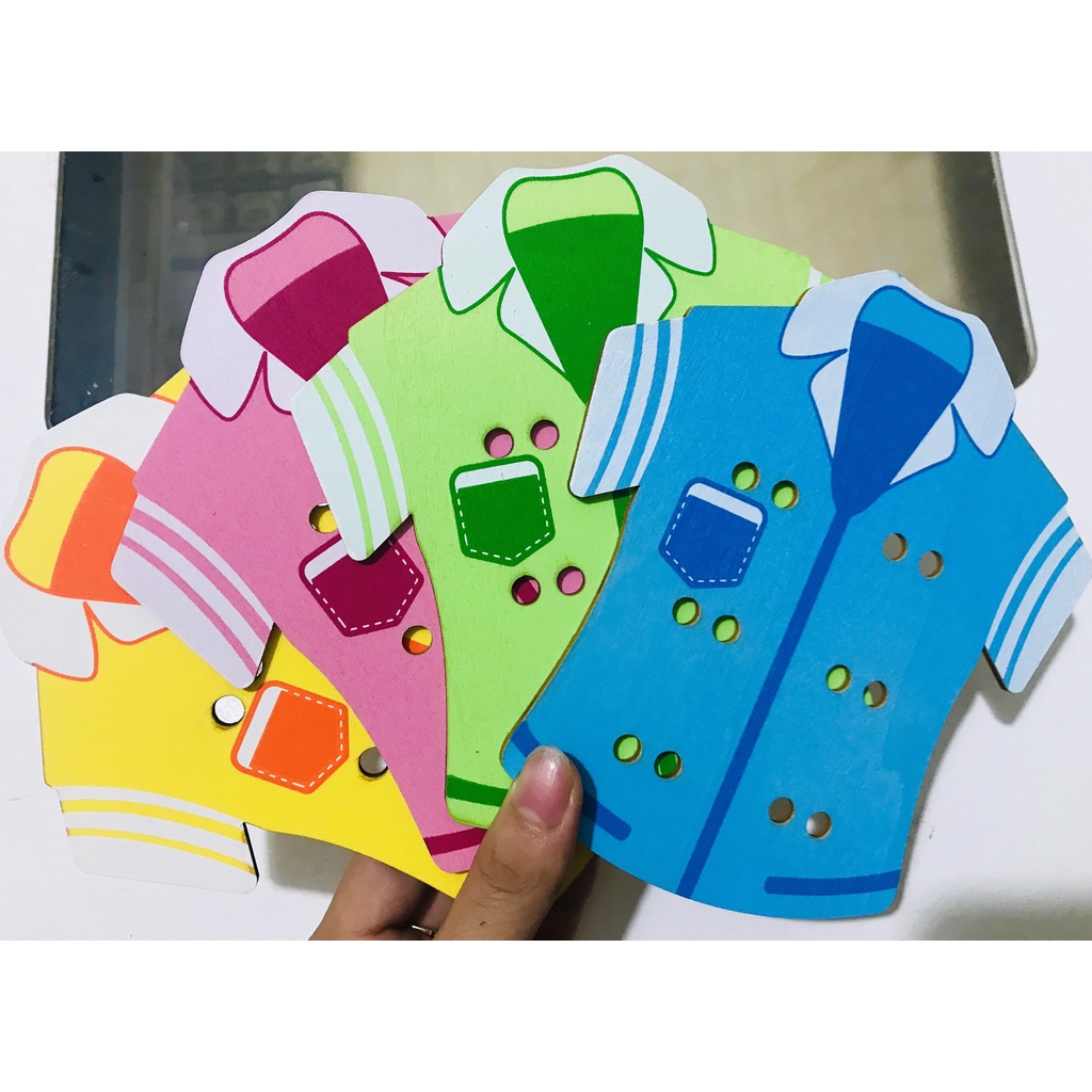 Bộ Tập Khâu Cúc Áo Bằng Gỗ Rèn Luyện Kỹ Năng Sống Tự Lập Theo Phương Pháp Montessori ( 1 Chiếc )