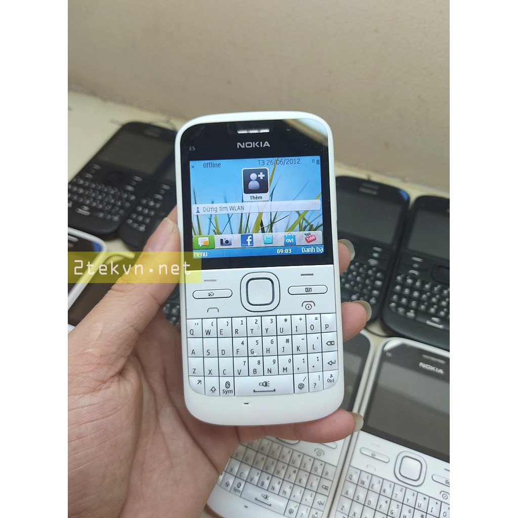 Điện thoại nokia E5-00 cổ bàn phím QWERTY đầy đủ pin sạc-Bảo hành 12 tháng
