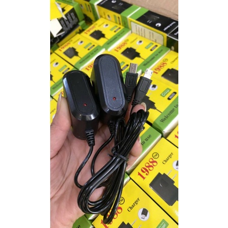 Sạc liền dây 8600 chân dài hộp 1988 1998 có đèn led