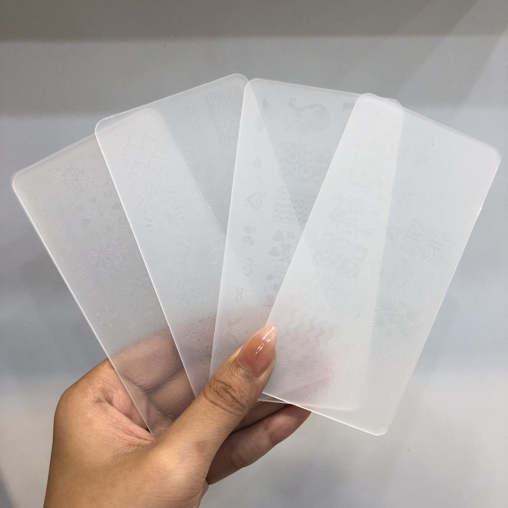 Mẫu in chữ nhật trang trí móng