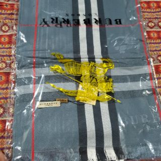 Khăn quàng cổ burberry