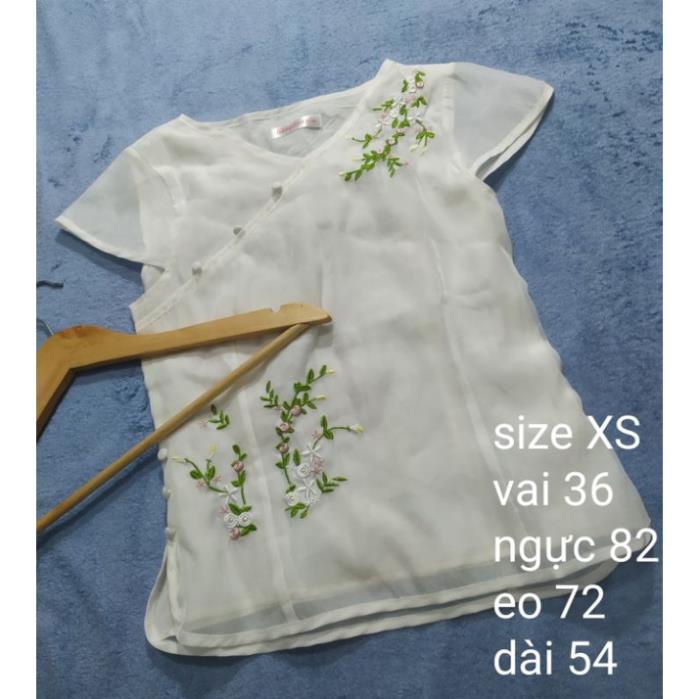 Áo kiểu cổ tàu dễ thương thêu hoa