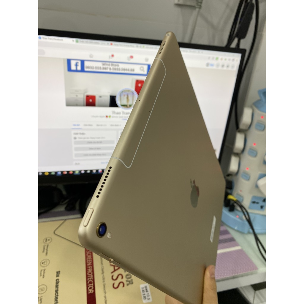 Máy tính bảng Apple IPAD PRO 12.9INCH 4G WI-FI 256GB GOLD (2017) GEN 2 - Hàng nhập khẩu QUỐC TẾ MỸ chính hãng. | BigBuy360 - bigbuy360.vn